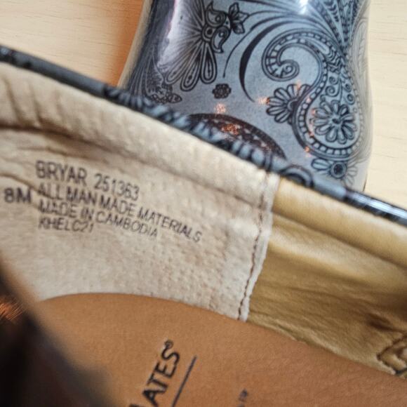 Nurse Mates BRYAR Pillow Top Clogs Black Dark Grey Paisley Patent Leather Sz 8 M - Picture 6 of 7